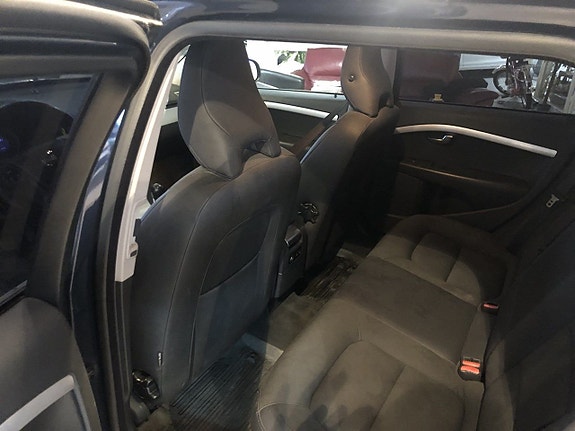 Volvo V70 7 of 17