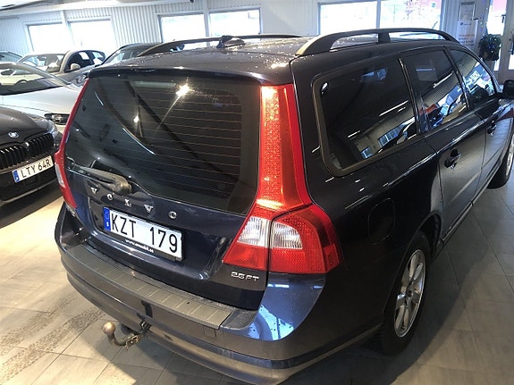Volvo V70 4 of 17