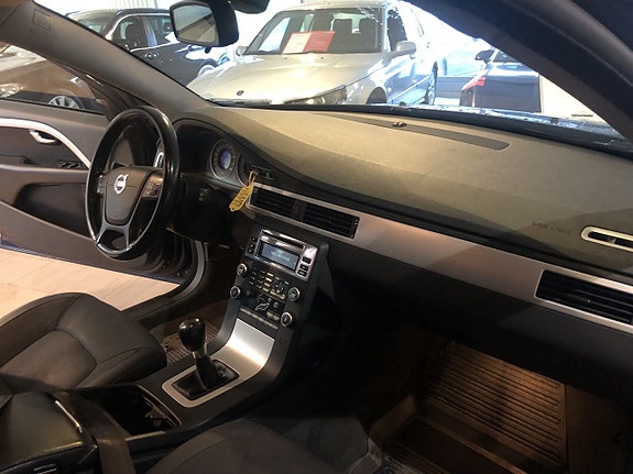 Volvo V70 10 of 17