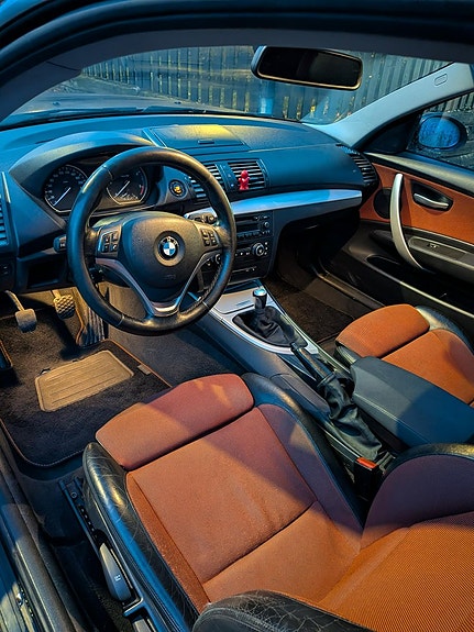 BMW 120d 4 of 5