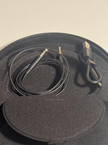Bose Noise Cancelling Headphones 700 - sparsamt använda image 3