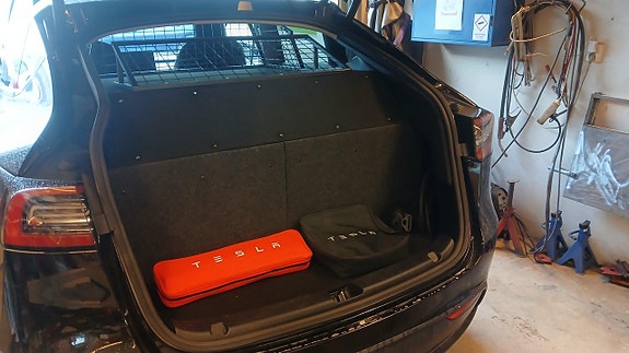 Tesla Model 3 4 of 9