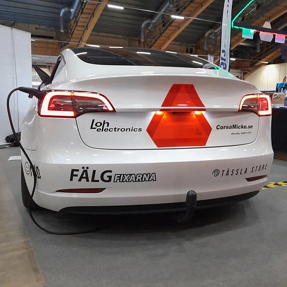 Tesla Model 3 8 of 9