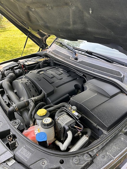 Land Rover Discovery 4 of 7