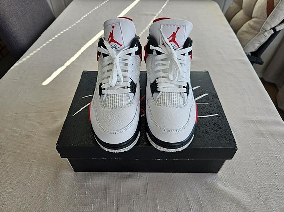 Jordan 4 Retro Red Cement - US 9/EU 42,5