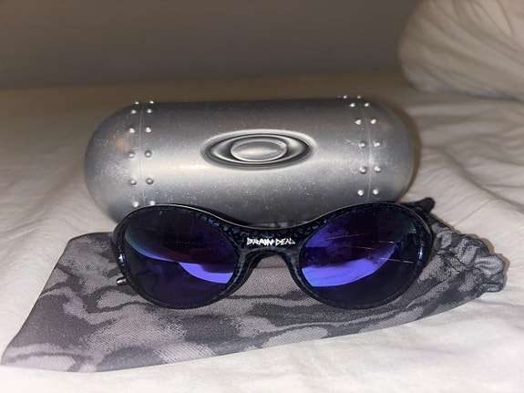 Product image 1 of 4