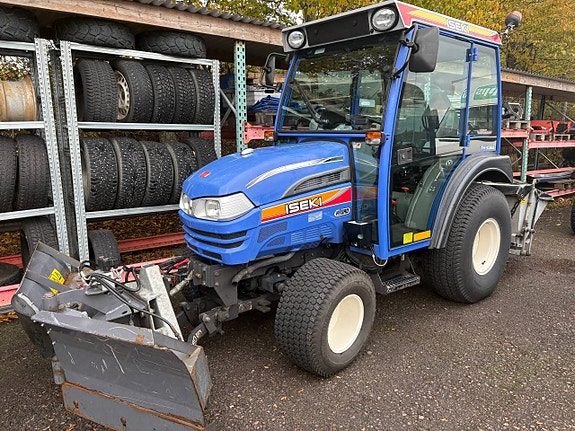 Begagnad ISEKI TH 4365 traktor med plog och spridare