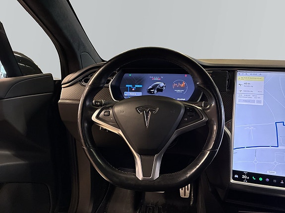 Tesla Model X 9 of 18