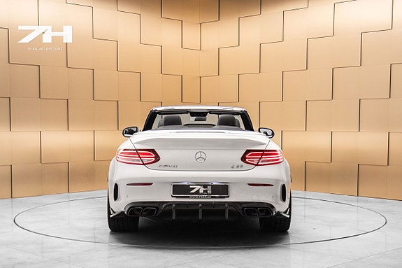Mercedes-Benz C63 4 of 30