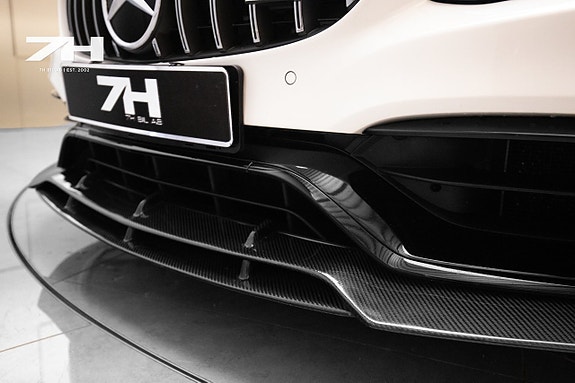 Mercedes-Benz C63 23 of 30