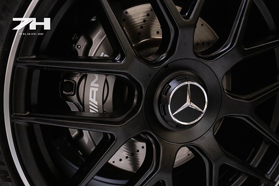 Mercedes-Benz C63 26 of 30