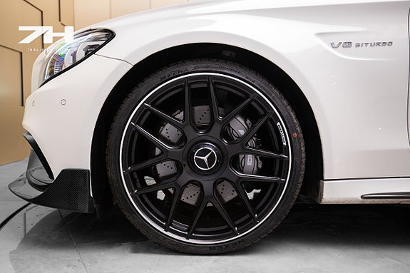 Mercedes-Benz C63 25 of 30