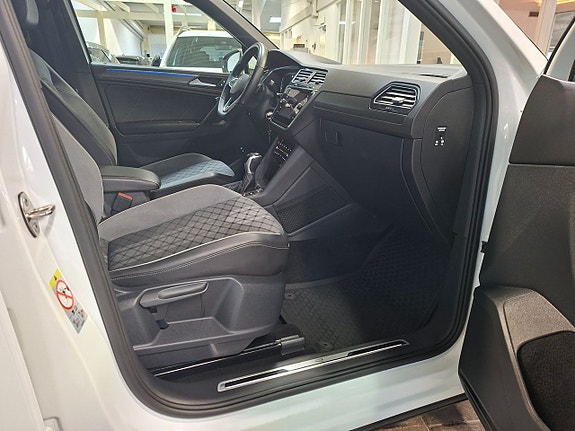 Volkswagen Tiguan 6 of 21