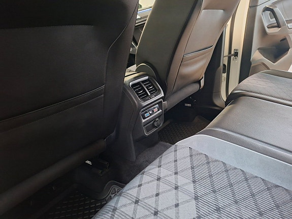 Volkswagen Tiguan 12 of 21