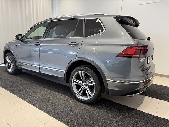 Volkswagen Tiguan Allspace 3 of 5