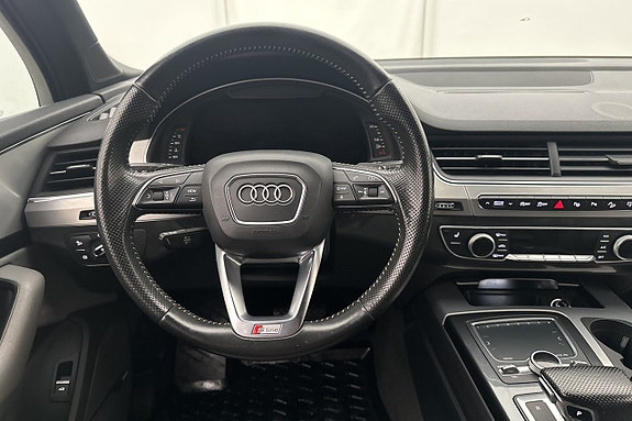 Audi Q7 11 of 30