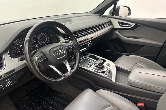 Audi Q7 9 of 30