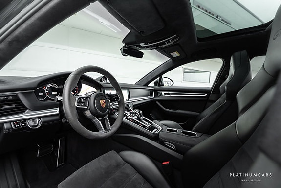 Porsche Panamera GTS 5 of 5