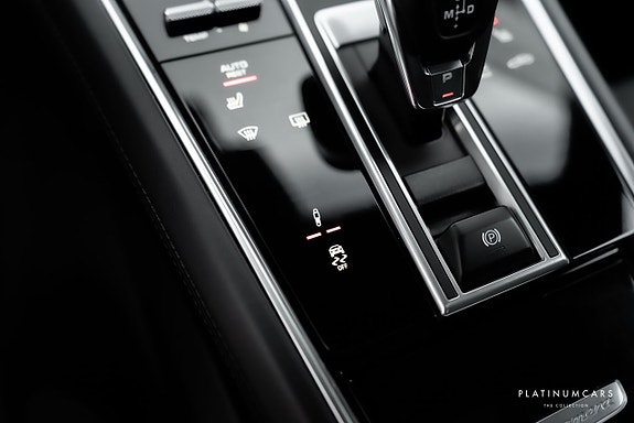 Porsche Panamera GTS 12 of 21