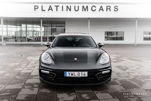 Porsche Panamera GTS 3 of 5