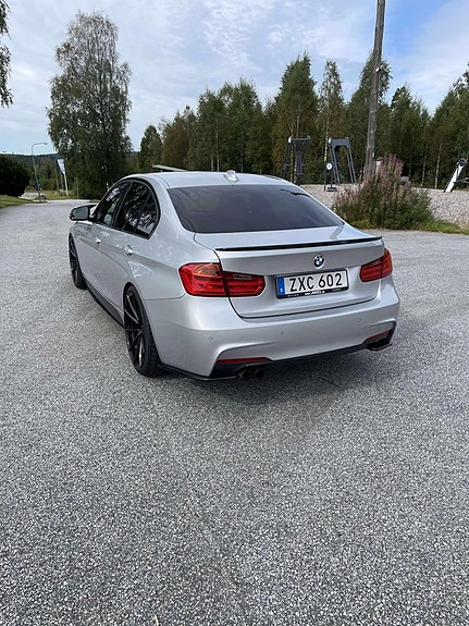 BMW 335d 4 of 5