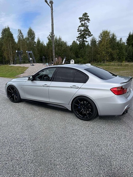 BMW 335d 2 of 5