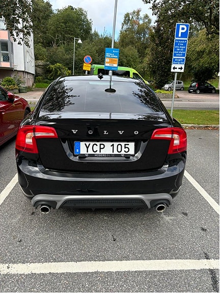 Volvo S60 3 of 5