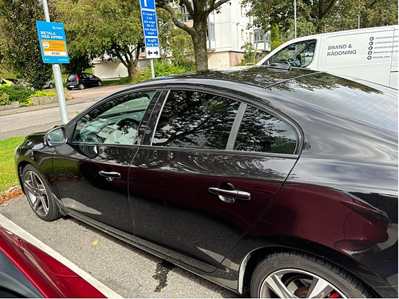 Volvo S60 4 of 5