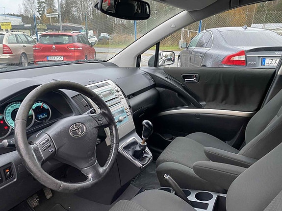 Toyota Corolla Verso 12 of 15