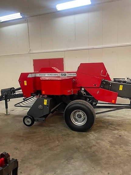 Massey Ferguson MF 1842 S Småbalspress