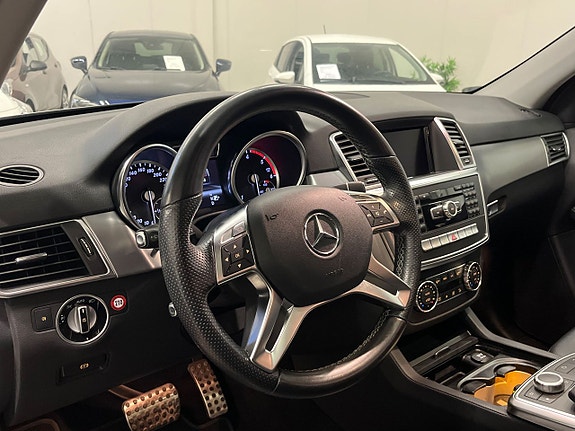 Mercedes-Benz ML250 15 of 20