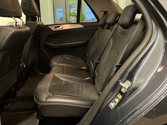 Mercedes-Benz ML250 12 of 20