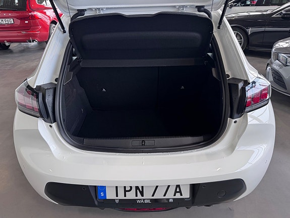 Peugeot 208 5 of 5