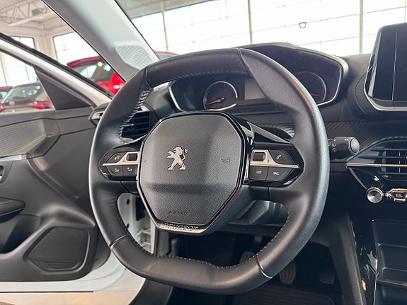Peugeot 208 10 of 16