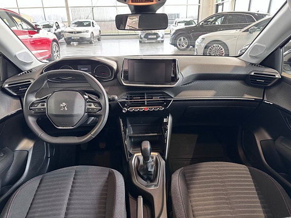 Peugeot 208 9 of 16