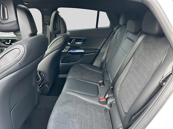 Mercedes-Benz GLC300 de 11 of 13