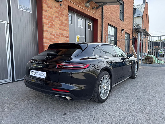 Porsche Panamera 4 5 of 5