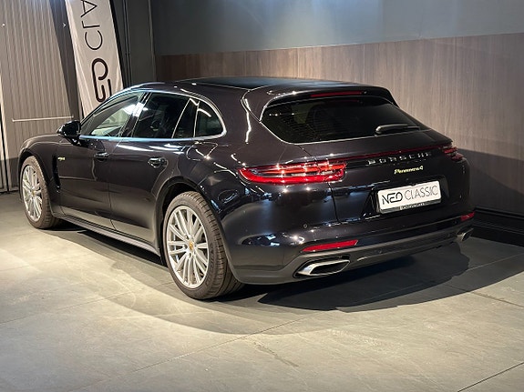 Porsche Panamera 4 3 of 24