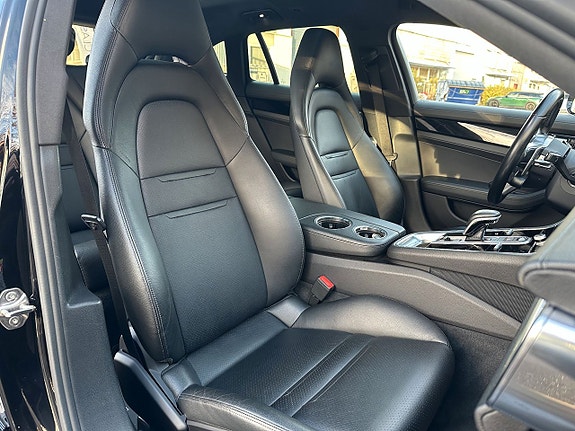 Porsche Panamera 4 15 of 24