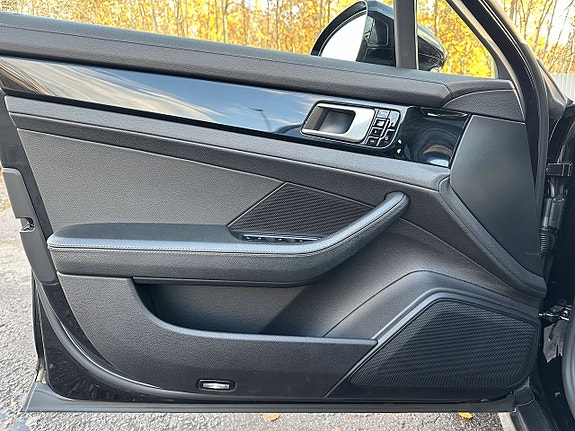 Porsche Panamera 4 9 of 24