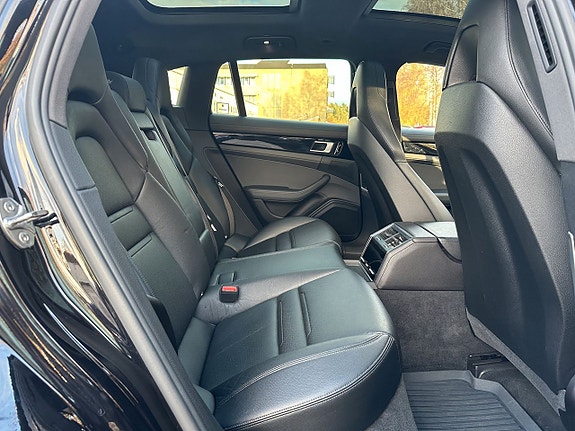 Porsche Panamera 4 11 of 24