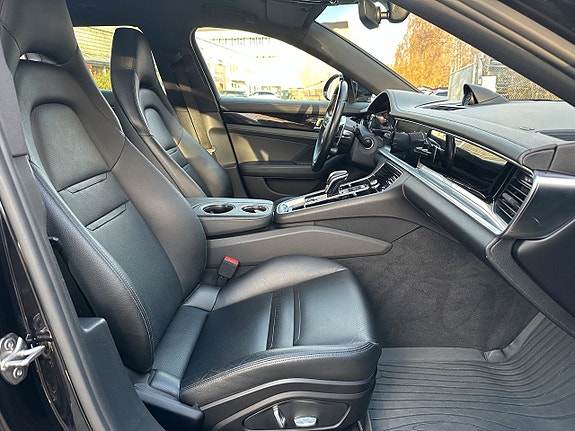 Porsche Panamera 4 14 of 24
