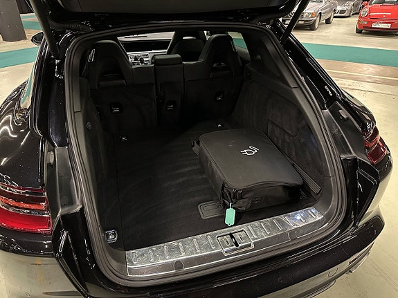 Porsche Panamera 4 16 of 24