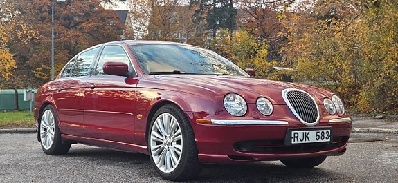 Jaguar S-TYPE 2 of 5