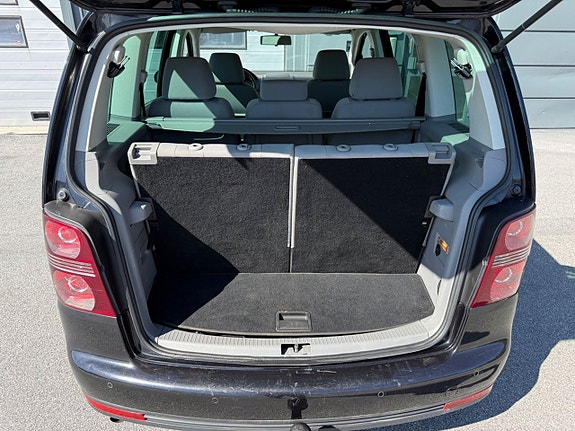 Volkswagen Touran 11 of 11
