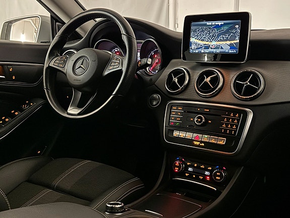 Mercedes-Benz CLA220 d 14 of 19