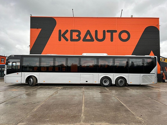 Volvo B8R 8900 LE 6x2*4 44 platser + 53 stående / AC 8 of 24