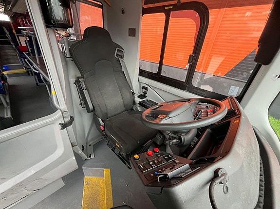Volvo B8R 8900 LE 6x2*4 44 platser + 53 stående / AC 12 of 24