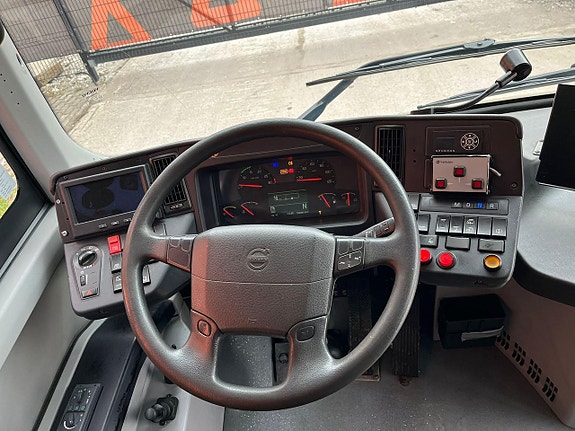 Volvo B8R 8900 LE 6x2*4 44 platser + 53 stående / AC 10 of 24