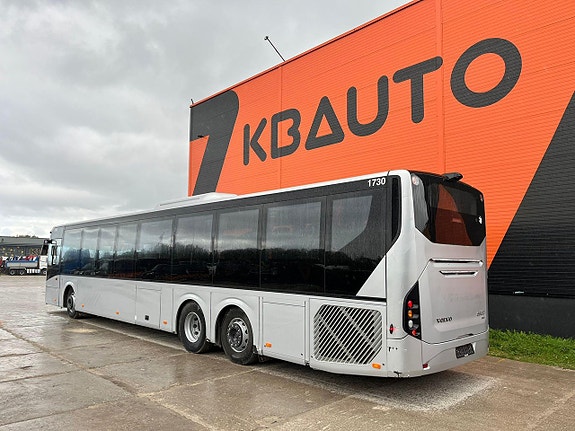 Volvo B8R 8900 LE 6x2*4 44 platser + 53 stående / AC 7 of 24